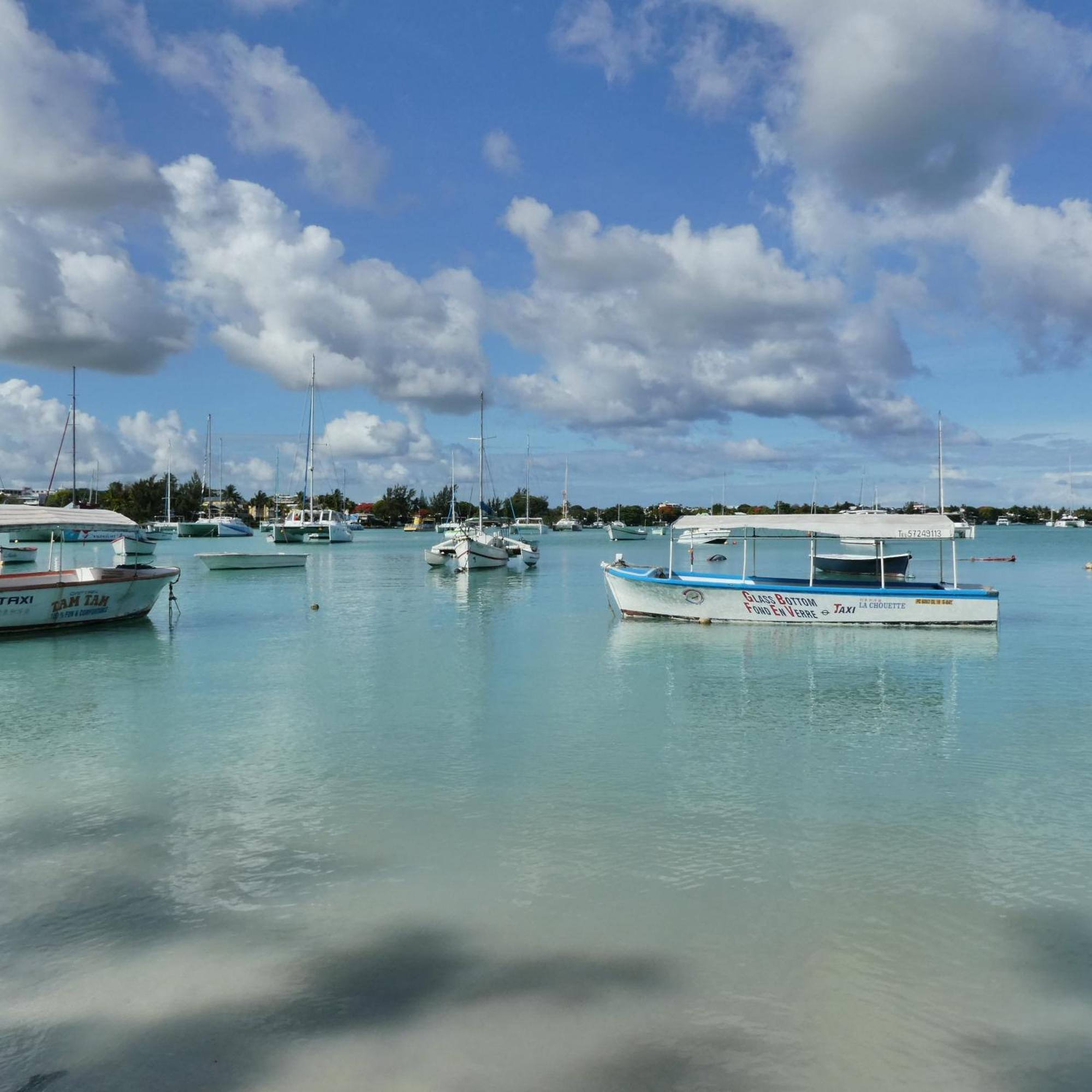 Appartement Le Dauphin Du Lagon Bleu - Plages De Mont Choisy Et De Trou Aux Biches Grand Baie Esterno foto