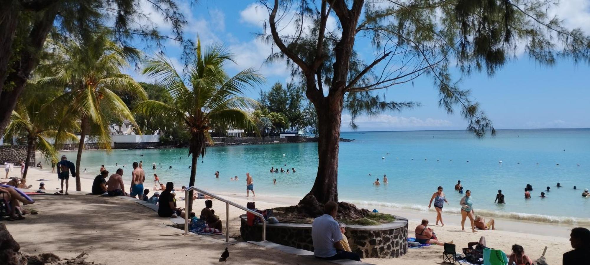 Appartement Le Dauphin Du Lagon Bleu - Plages De Mont Choisy Et De Trou Aux Biches Grand Baie Esterno foto